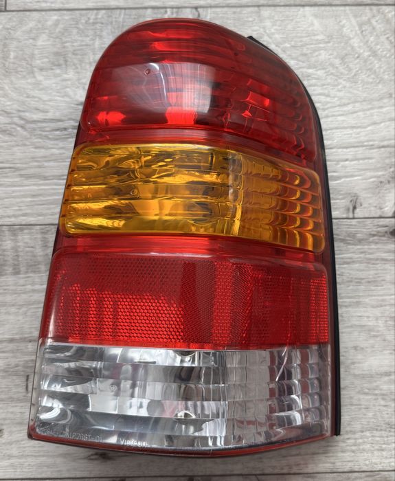 Правая зданяя фара Форд Эскейп