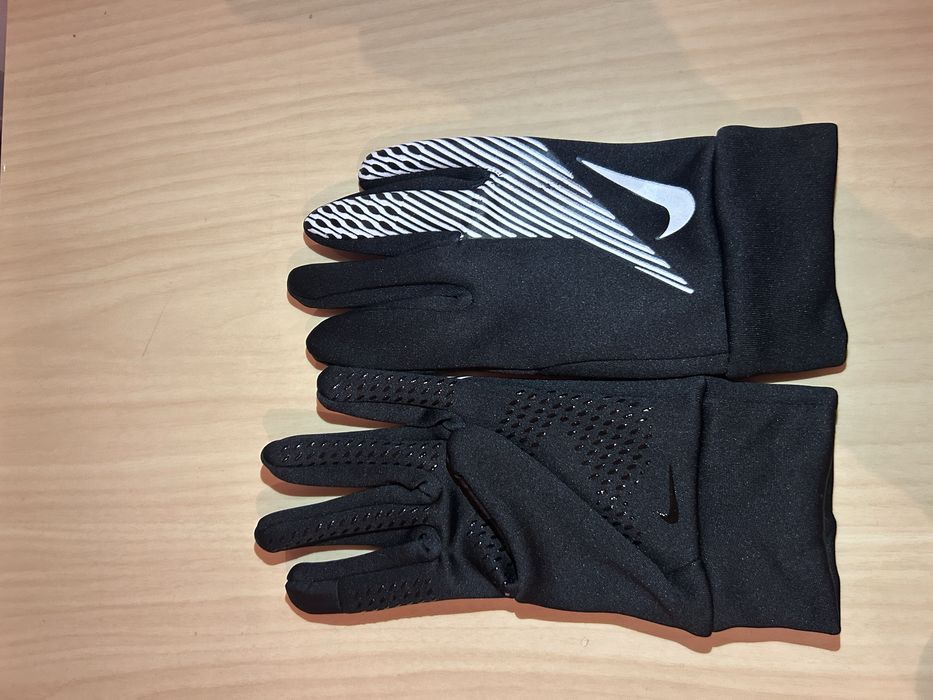 Футболный перчатки