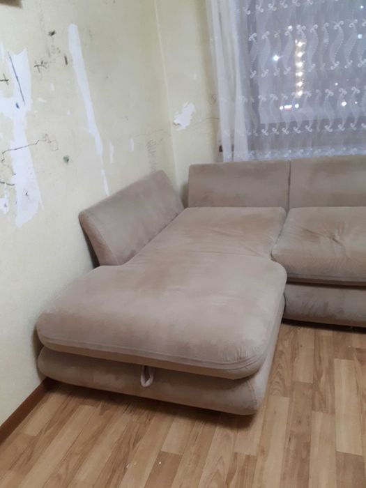 Отдам даром диван угловой