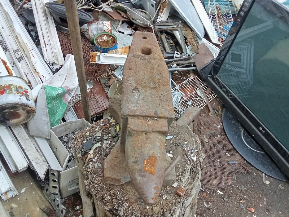 Продам наковальню советское качество.