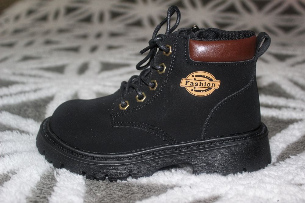 Ботинки на мальчика чёрного цвета