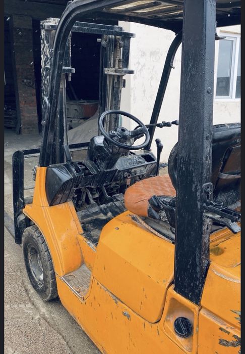 Погрузчик вилочный кара 1,5 тонны