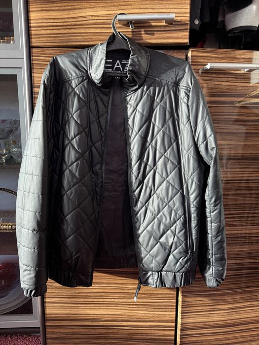 Мужккая куртка весений