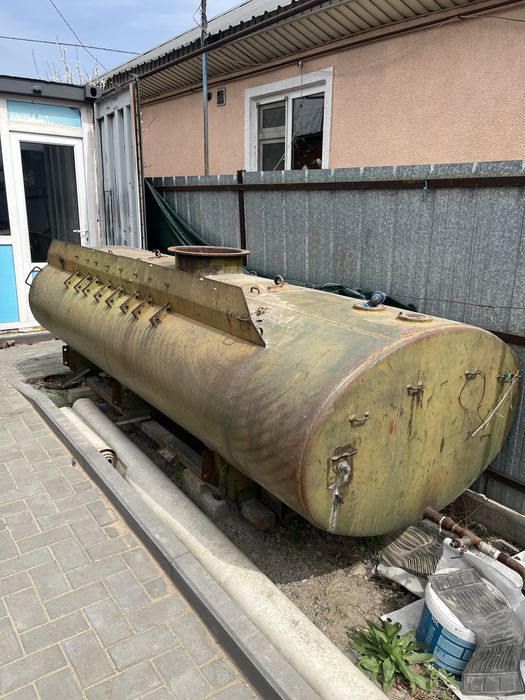 Емуость для воды 2,5 куба