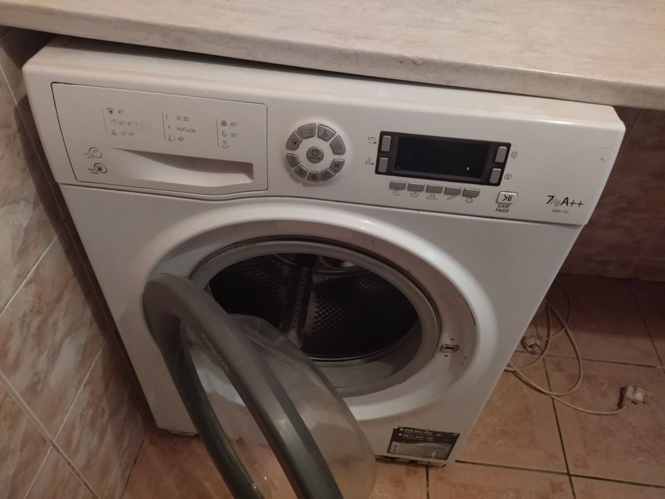 Vând mașină de spălat rufe cu încărcare frontală