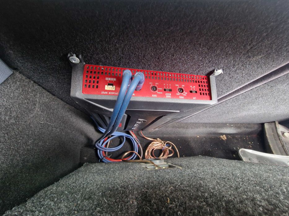 Pioneer - Усилвател и бас каса /линк към видео/