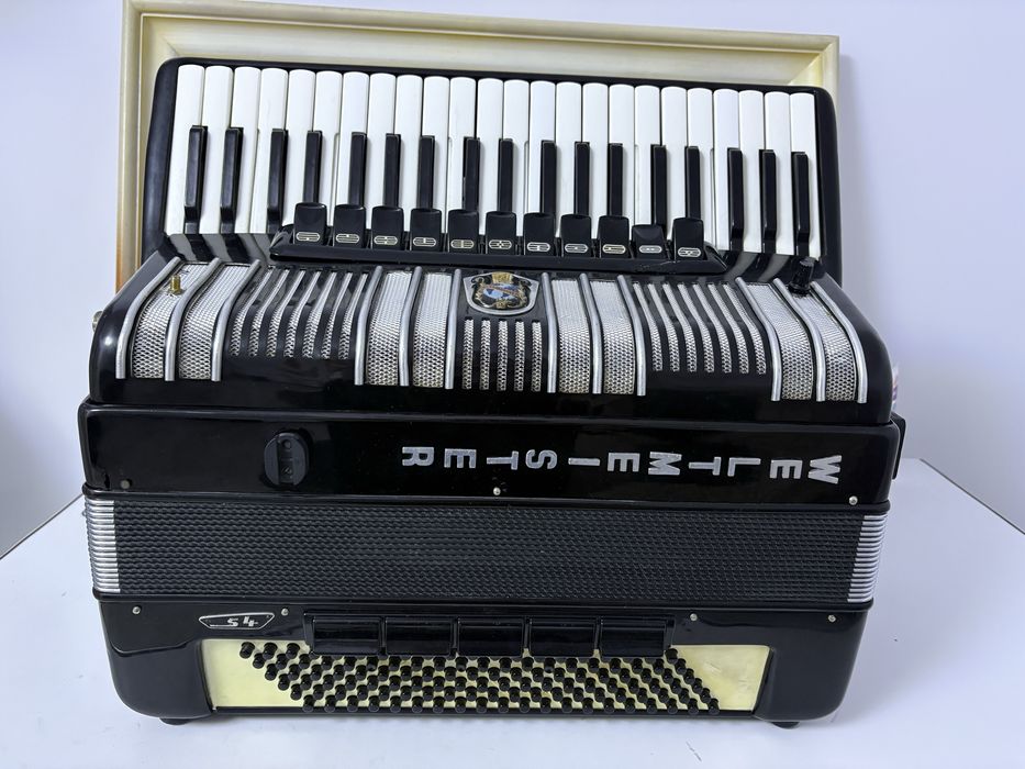 Acordeon cu sistem midi