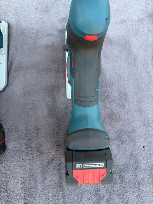 Bosch ferestrau pendular pe acumulator
