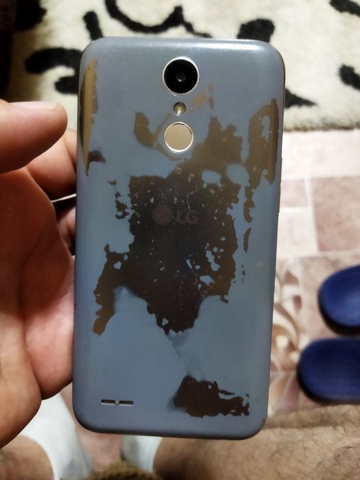 Продам 2 телефона.