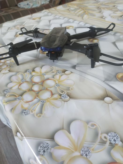 Дрон Е99про  новый