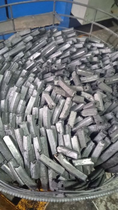 Доевесный уголь Пини Кей