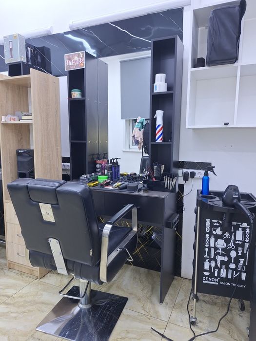 Стол для парикмахерской