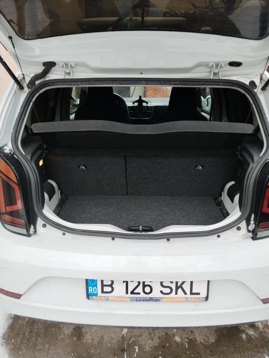 Vând Volkswagen Up