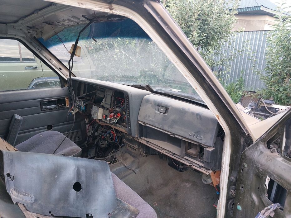 Продам Jeep Cherokee