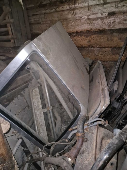 Vând diferite piese de Daihatsu Feroza