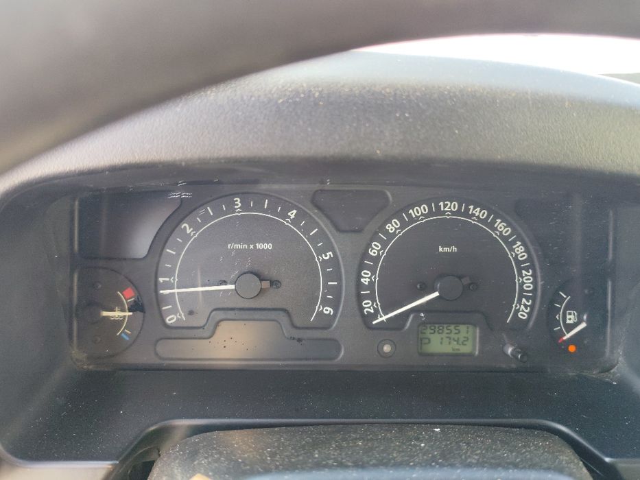 Discovery 2td5 hse
An 2002 ,2.5 TD 140 c