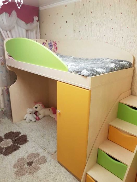 Продам мебель в детскую