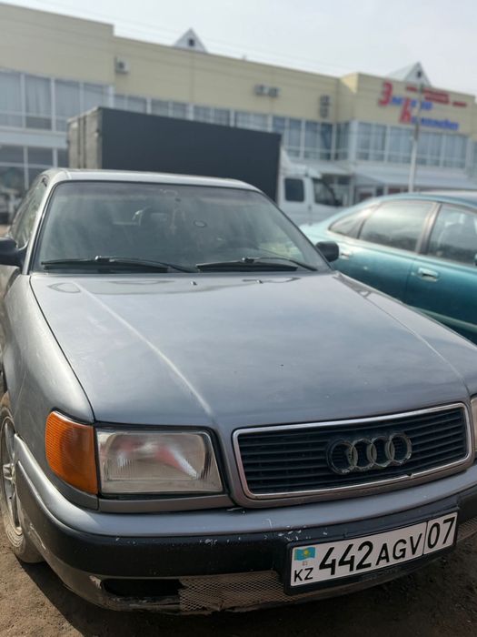 Продам ауди 100 седан