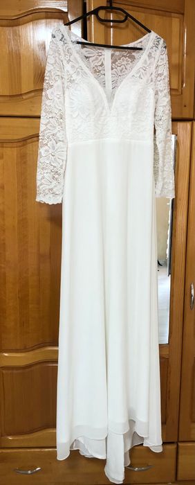 Бяла сватбена рокля