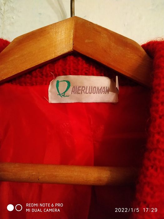 Продается теплая кофта из шерсти с подкладом