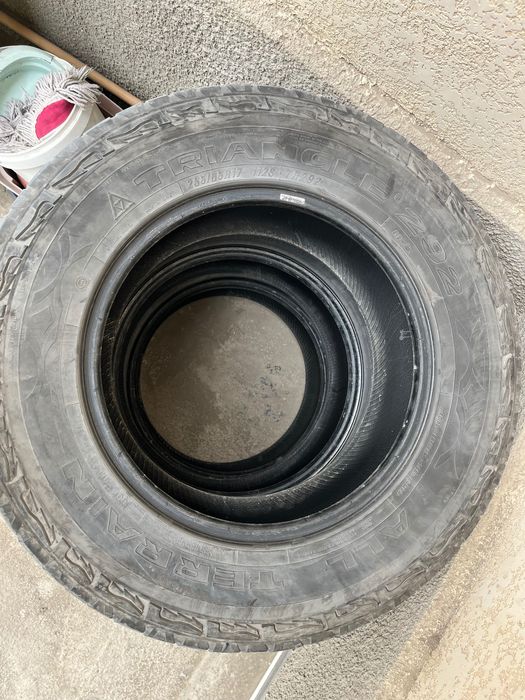 Продам Б/у покрышки, 3 шт, 265/65/17.