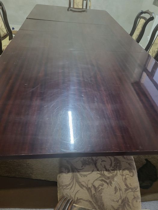 Стол стулья сатылады.  Сапасы мықты