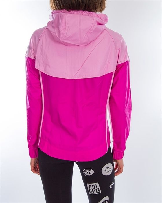 Дамска ветровка Nike нова