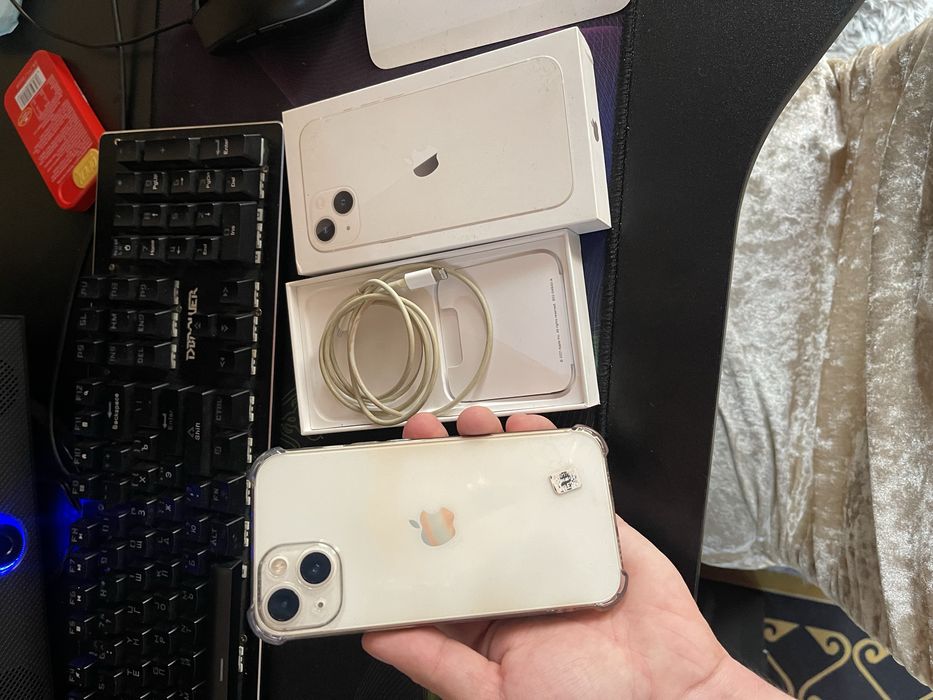 Продам телефон Айфон 13 128Gb