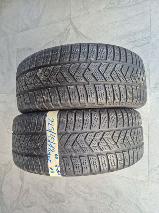 Vând cauciucuri 225/45/18 M+S 2buc imp Germania//Pirelli//