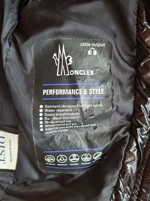 Лъскаво черно детско яке Moncler