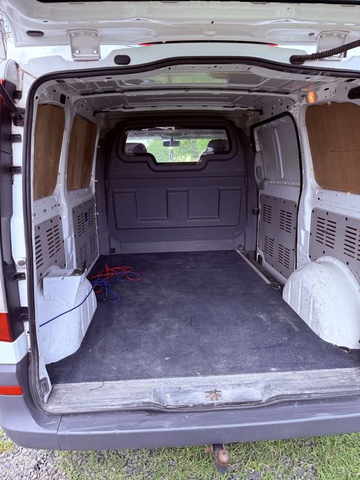 Vind Mercedes Vito 2013 Autoutilitara cu aer conditionat inmatriculat de 6luni