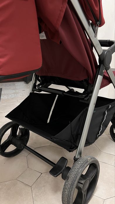 Всесезонная прогулочная коляска