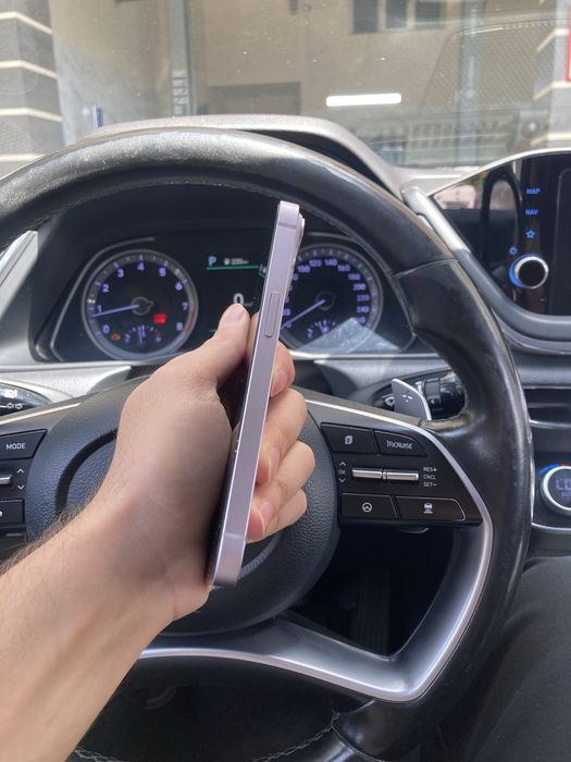 Продам IPhone 14 128gb