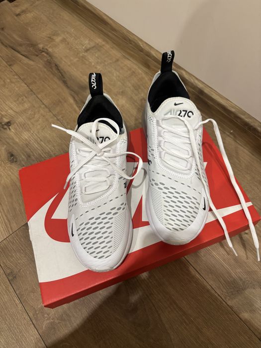 Продавам Nike Air max 270