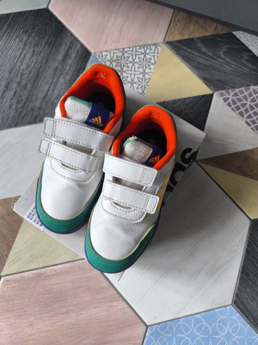 Детски маратонки Adidas номер 27
