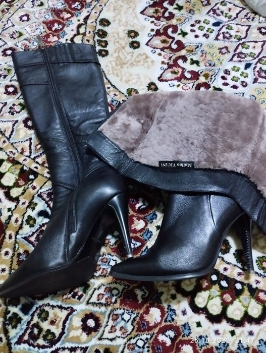 Зимние сапоги, туфли и боти.