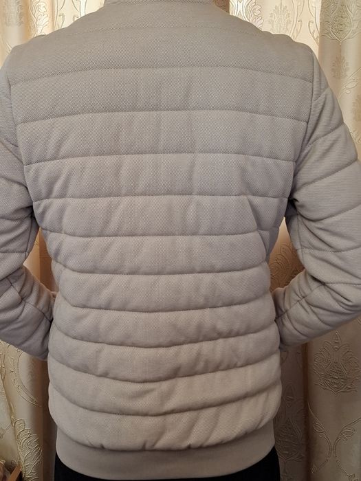 Продам куртку демисезонную