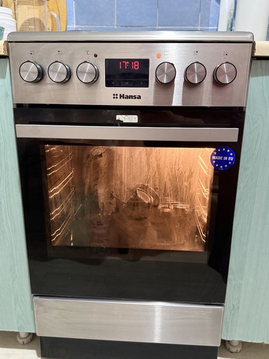 Продам электрическую плиту Hansa