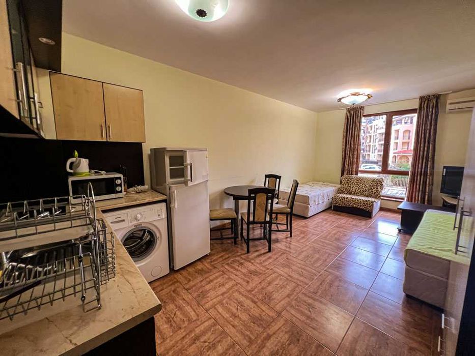 Продава се Едностаен апартамент в Свети Влас - 35 кв.м за 1058 €/кв.м - Снимка #1