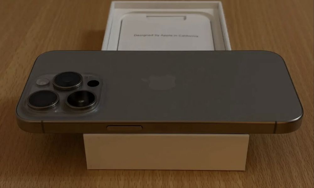 Продам iPhone 15 Pro Max 256GB