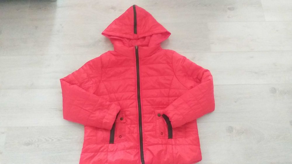 Дамско спортно ново яке за есенно-зимния сезон цена 60лв