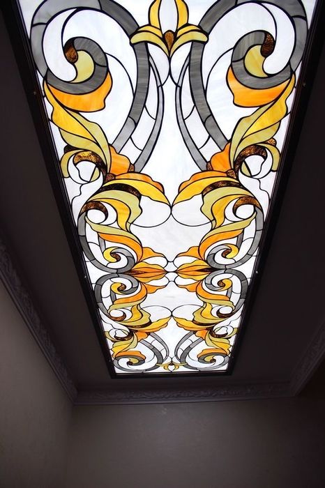 Eshiklar oynasiga vitraj qilamiz