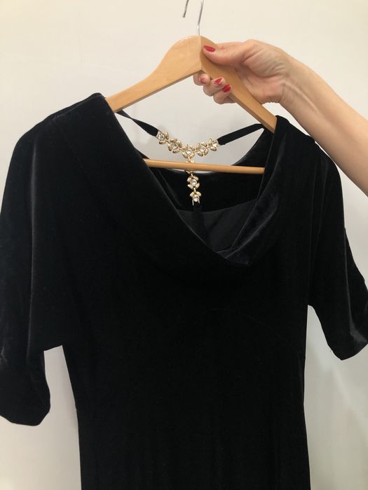 Вечернее велюровое платье