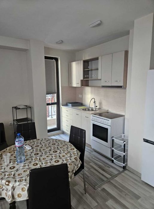 Тристаен апартамент на Центъра