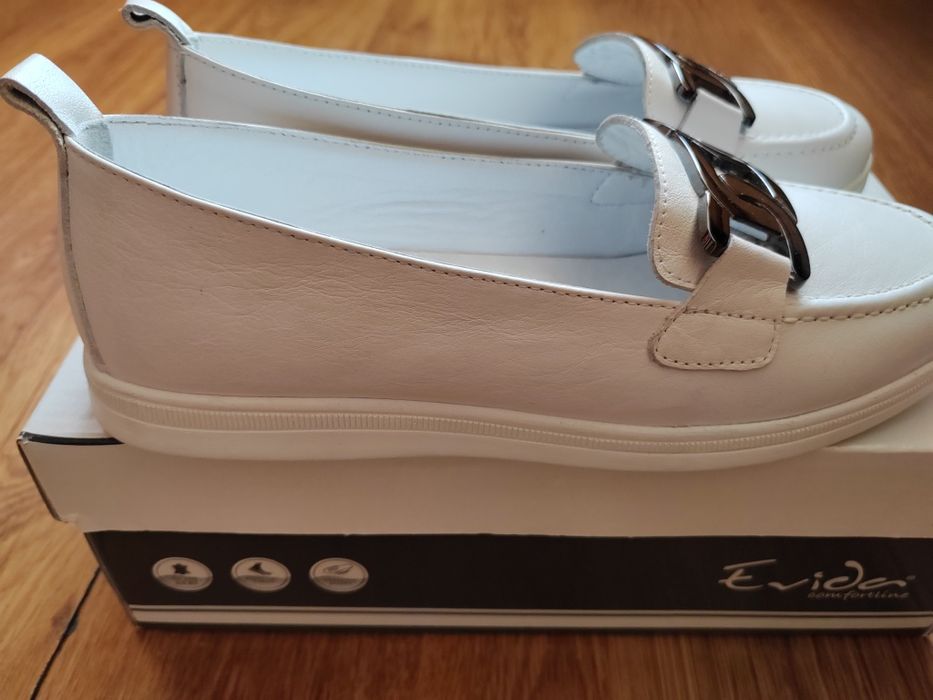 Дамски обувки пролет-лято от естествена кожа