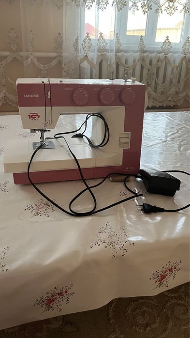 Машинка Janome