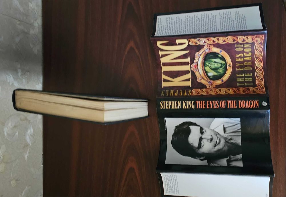 Carte Stephen King The Eyes of the dragon si Flesh Richard Laymon