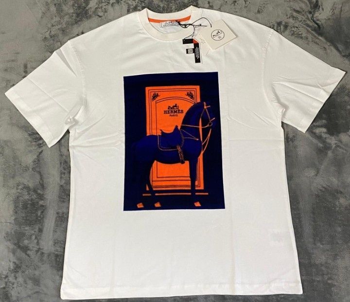 Vand tricou nou de barbati