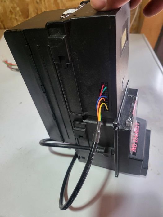 Cititor de bancnote ict v7 cu depozitare 450 ron