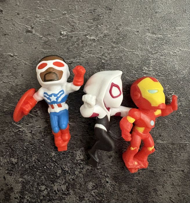 Фигурки игрушки продажа/обмен киндер марвел marvel супергерои